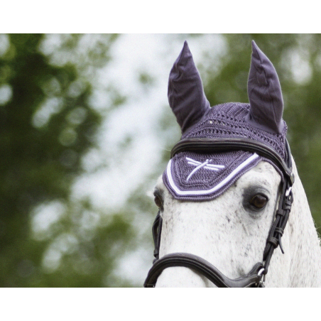 Outlet: horse bonnet
